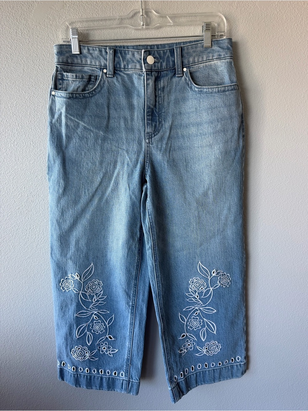 Talbots blue white embroidered wide leg crop jeans Women’s size 6P